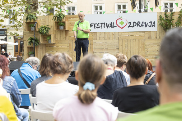 Nagovor direktorja Lekarne Ljubljana dr. Marjana Sedeja Nagovor direktorja Lekarne Ljubljana dr. Marjana Sedeja