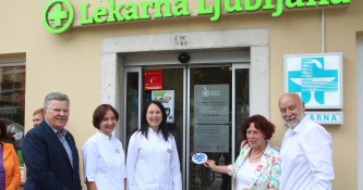 Lekarna Ljubljana odprla demenci prijazno točko v Lekarni Cerknica Center